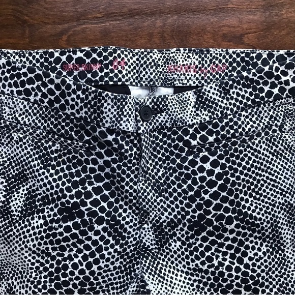 Gap Super Skinny Skimmer Khaki Navy and Snake Print Pants, Size 4 - Picture 2 of 10